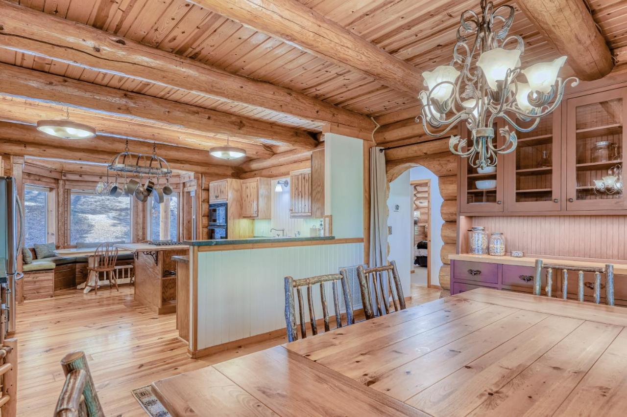 Log Cabin Estate - Falcon Ridge Траки Экстерьер фото