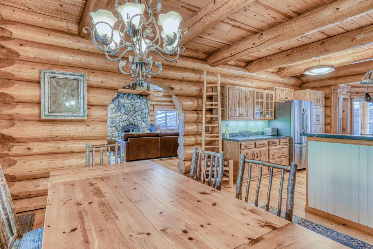 Log Cabin Estate - Falcon Ridge Траки Экстерьер фото