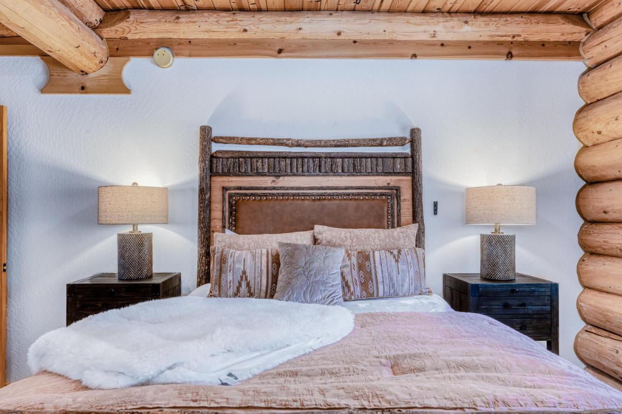 Log Cabin Estate - Falcon Ridge Траки Экстерьер фото