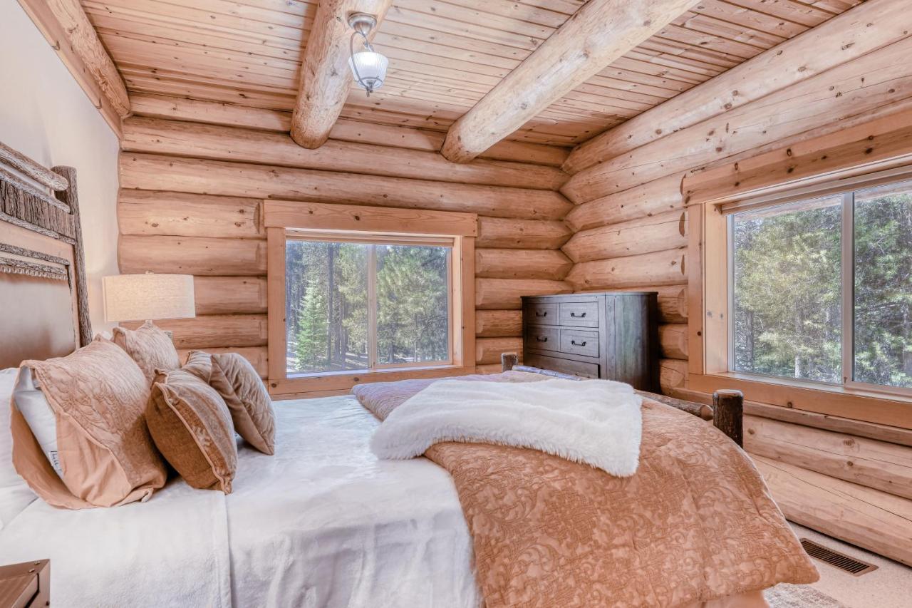 Log Cabin Estate - Falcon Ridge Траки Экстерьер фото