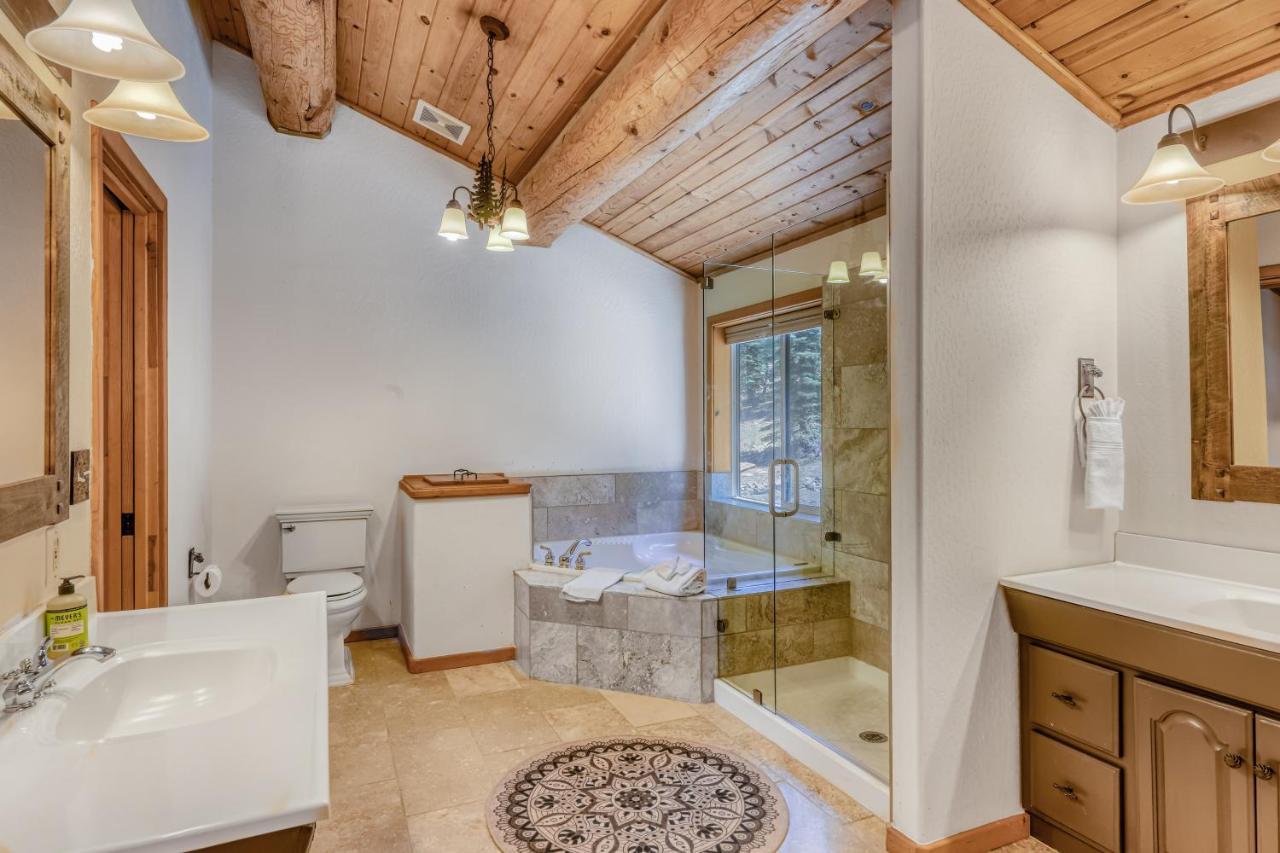 Log Cabin Estate - Falcon Ridge Траки Экстерьер фото