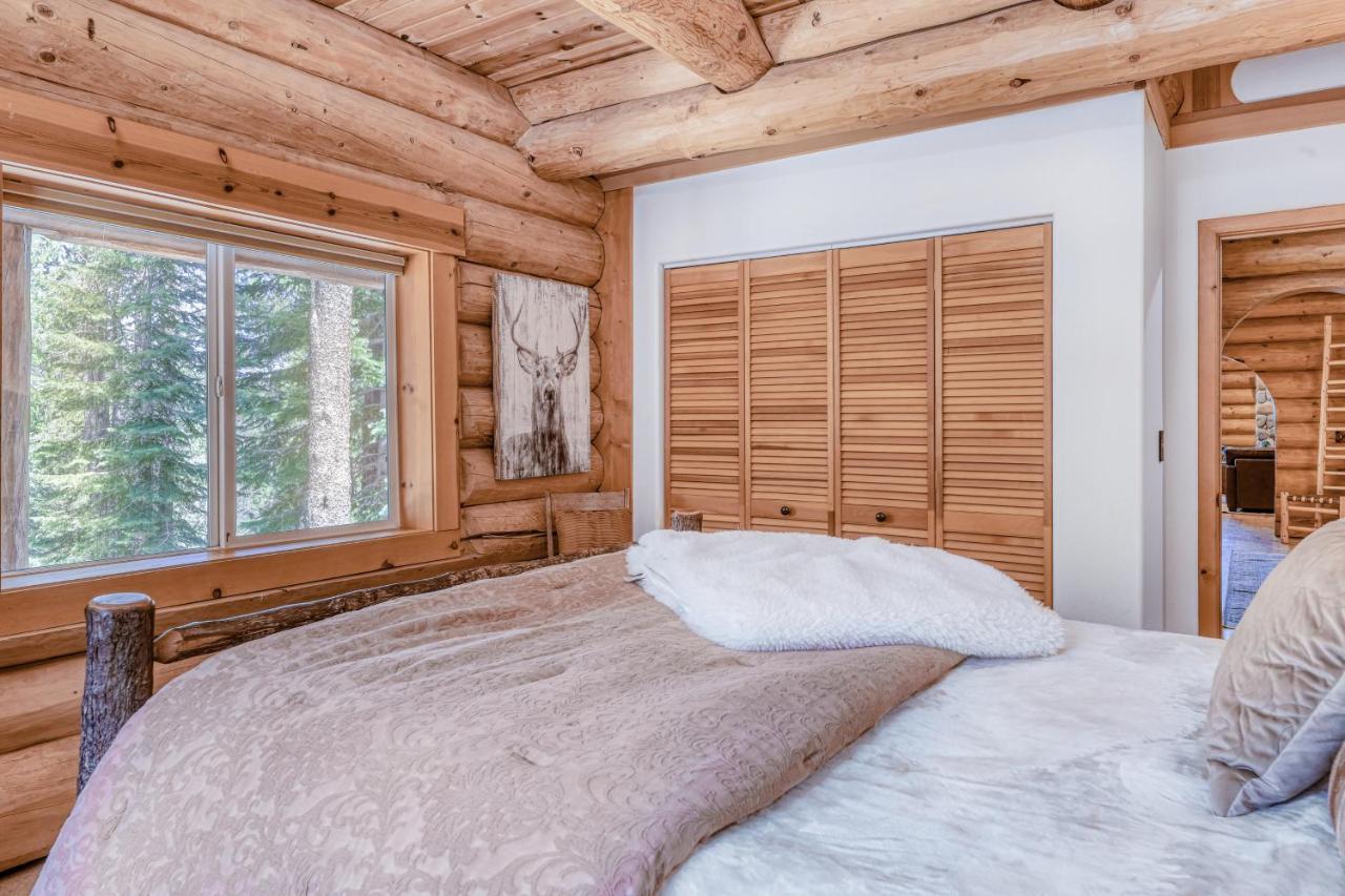Log Cabin Estate - Falcon Ridge Траки Экстерьер фото