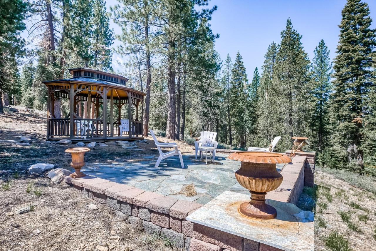 Log Cabin Estate - Falcon Ridge Траки Экстерьер фото